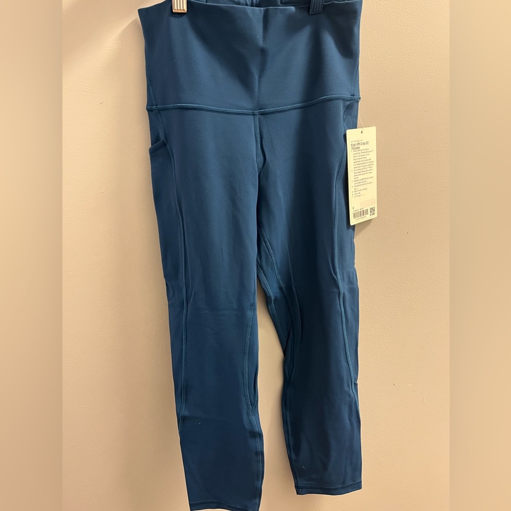 Blue align crops with pockets 6